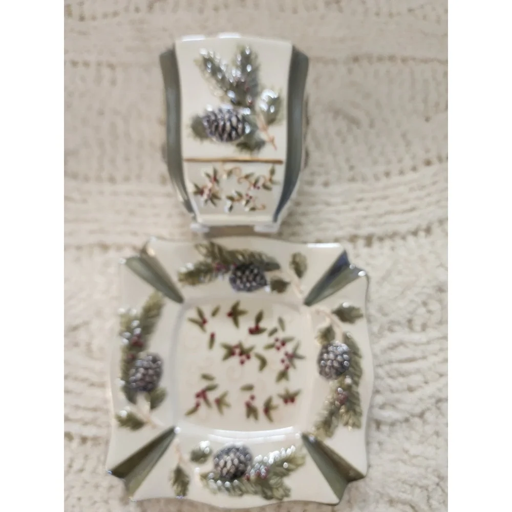 Yankee Candle Berries Pinecone Ceramic Votive Holder & Matching Tray Holiday Set